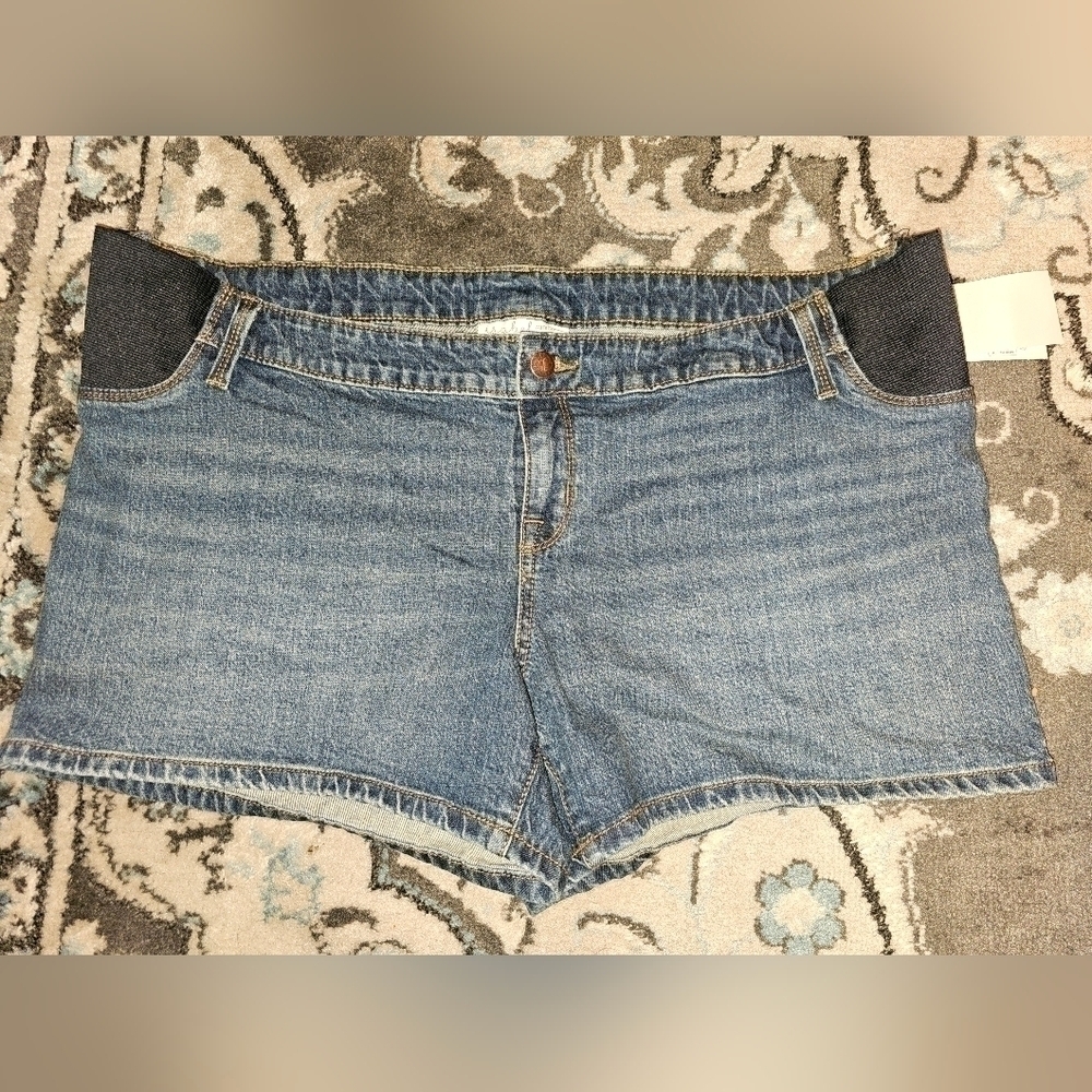 Isabel Maternity Shorts NEW with Tags Sz 16 B